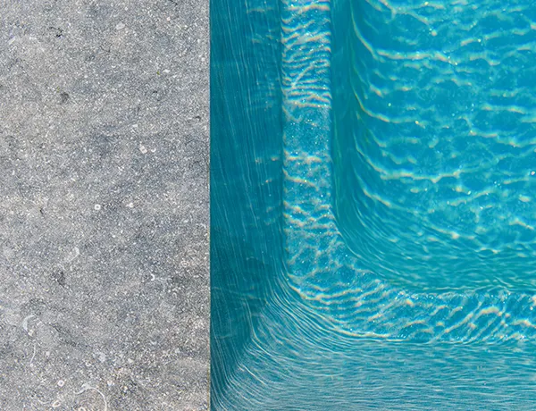 Strahlende Schwimmbadfarben von AquaGuard